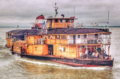 Paddle steamer